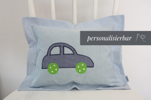 Kirili - Kinderkissen mit Namen bestickt und Motiv Auto / Babykissen personlaisiert